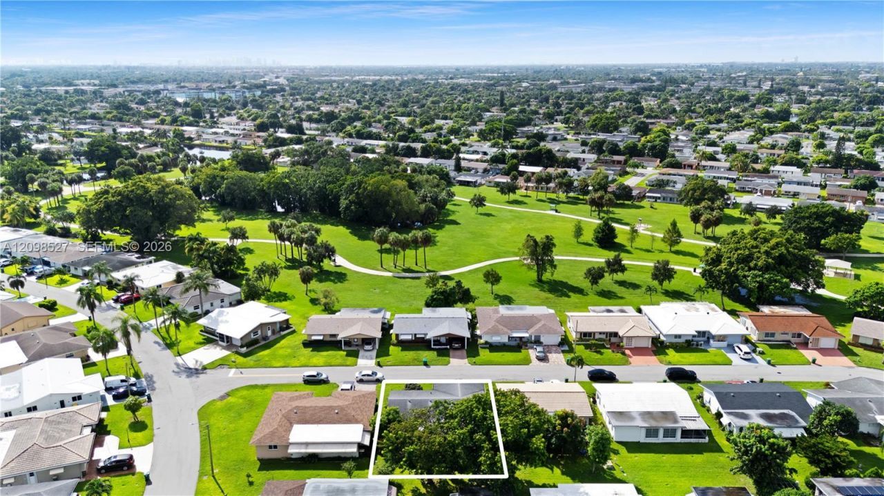 4517 NW 47th Ter , Tamarac, FL 33319 Photo
