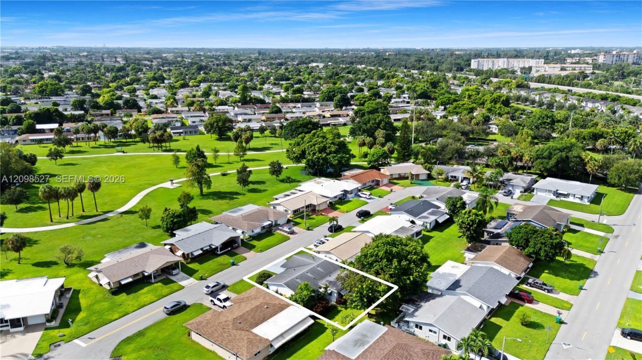 4517 NW 47th Ter , Tamarac, FL 33319 Photo