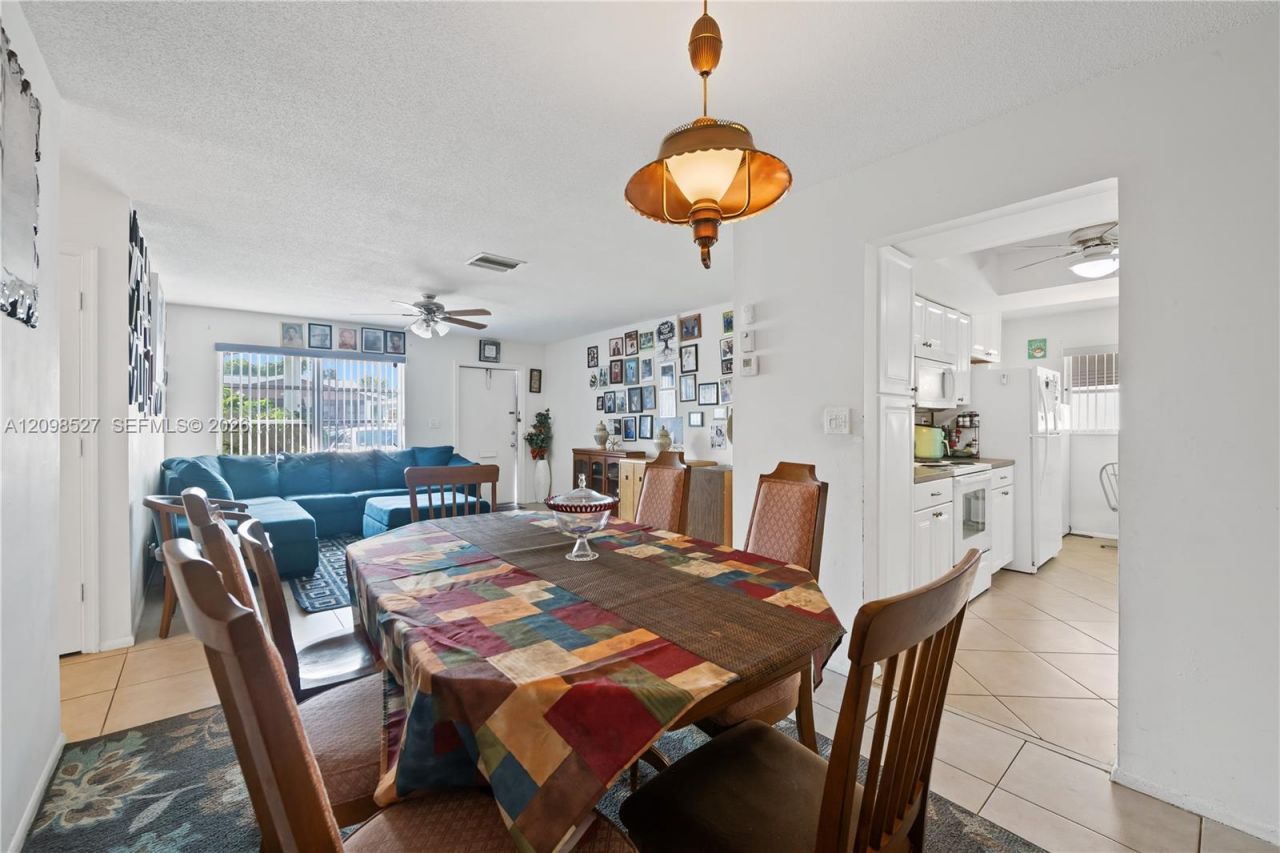 4517 NW 47th Ter , Tamarac, FL 33319 Photo