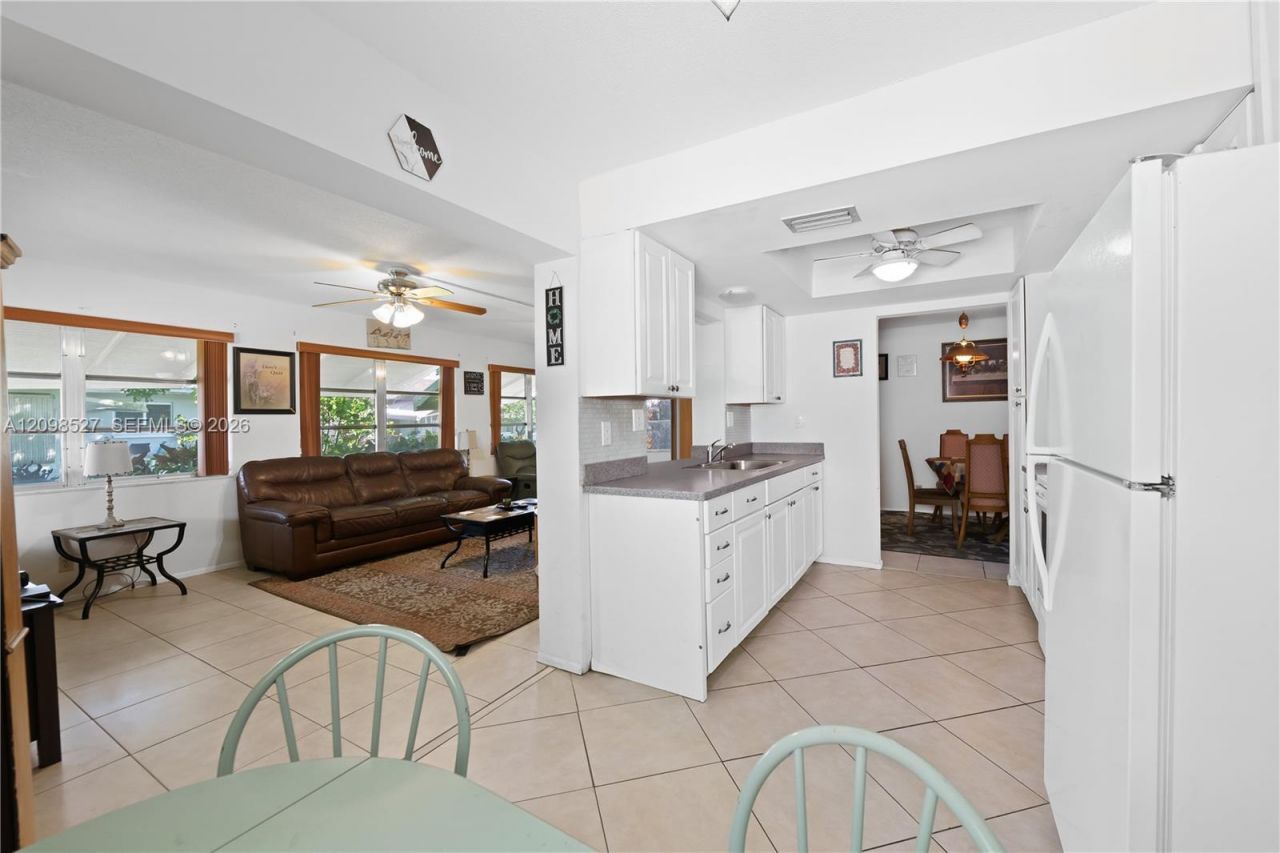 4517 NW 47th Ter , Tamarac, FL 33319 Photo