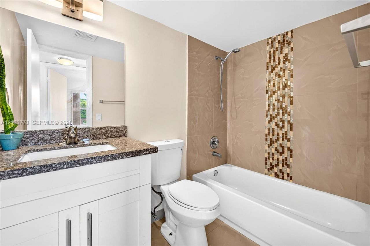8901 Sunrise Lakes Blvd , Unit 204, Sunrise, FL 33322 Photo