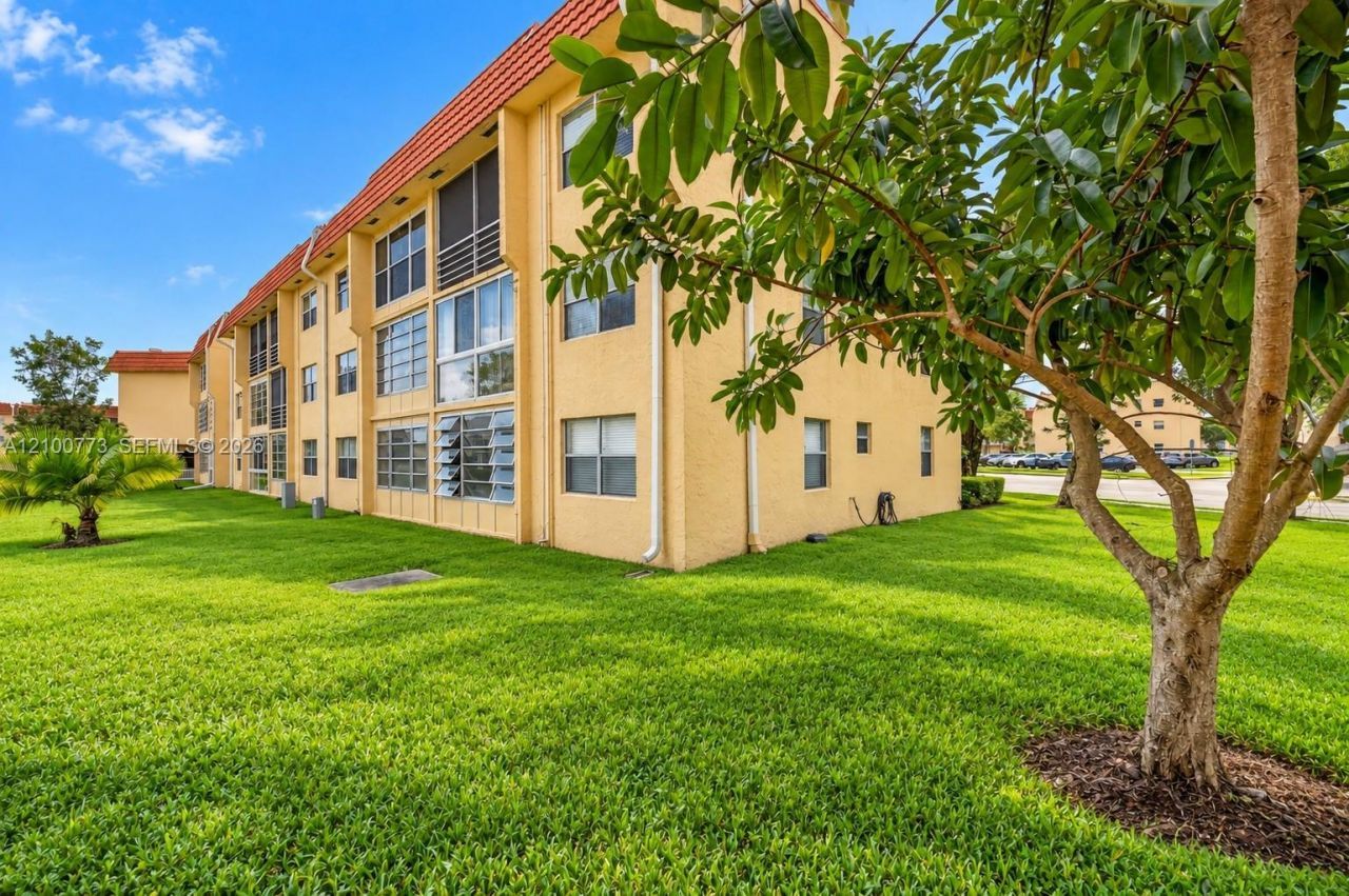 8901 Sunrise Lakes Blvd , Unit 204, Sunrise, FL 33322 Photo