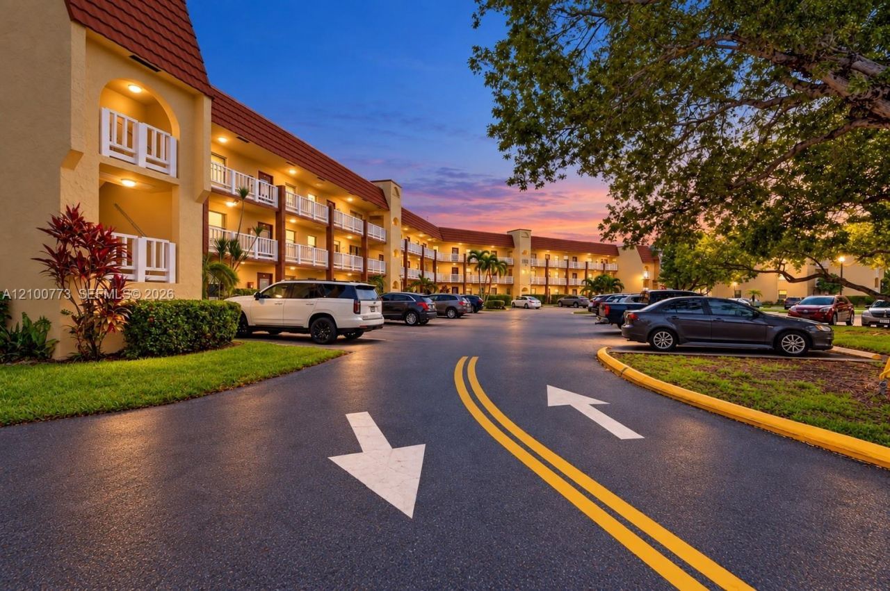 8901 Sunrise Lakes Blvd , Unit 204, Sunrise, FL 33322 Photo