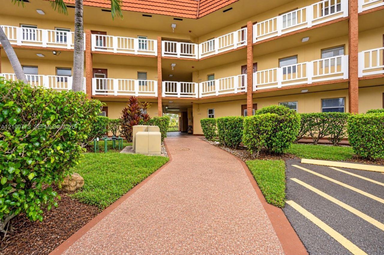 8901 Sunrise Lakes Blvd , Unit 204, Sunrise, FL 33322 Photo