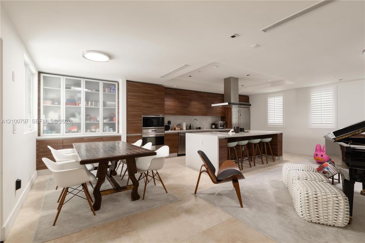 645 Santander Ave , Unit 2, Coral Gables, FL 33134 Photo