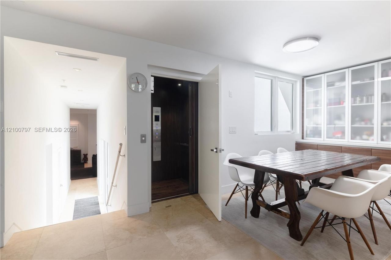 645 Santander Ave , Unit 2, Coral Gables, FL 33134 Photo