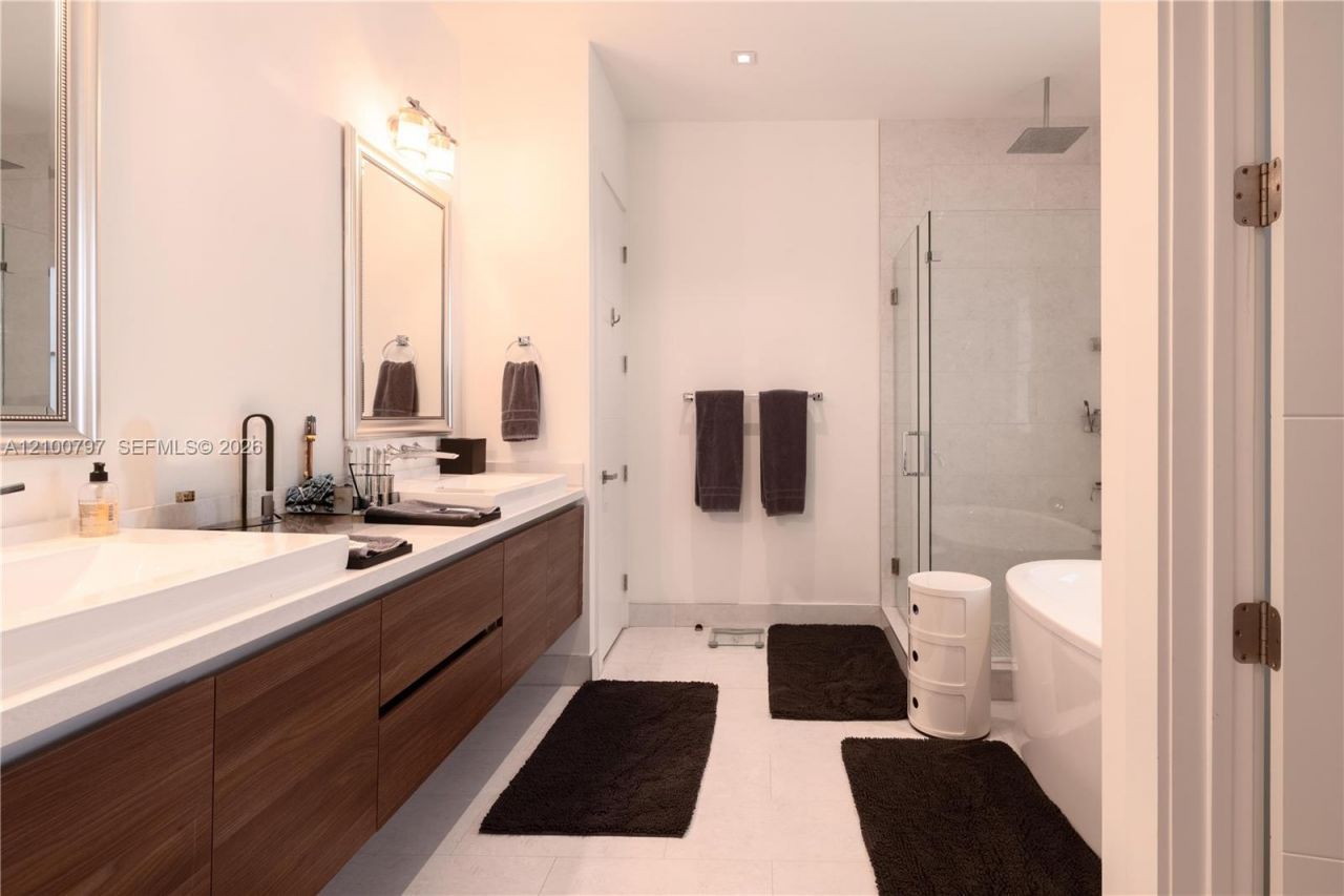 645 Santander Ave , Unit 2, Coral Gables, FL 33134 Photo
