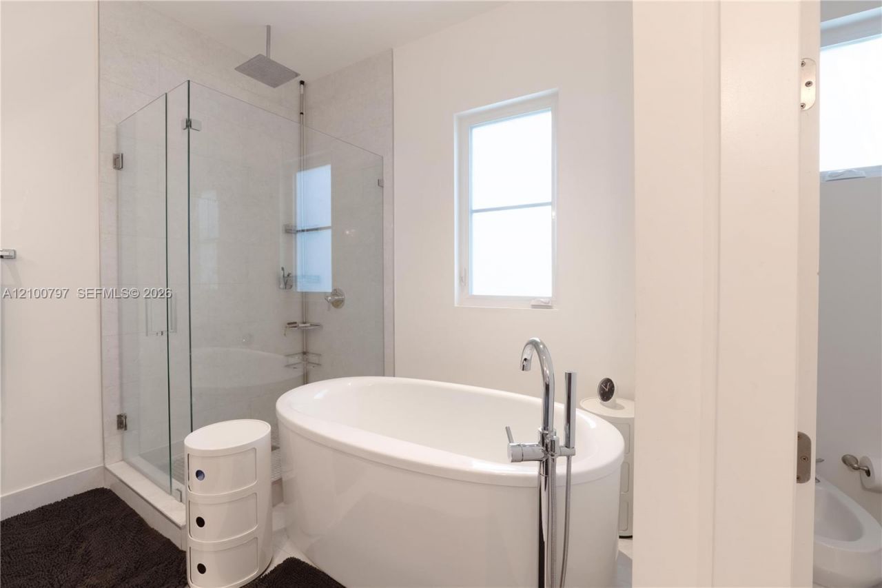 645 Santander Ave , Unit 2, Coral Gables, FL 33134 Photo