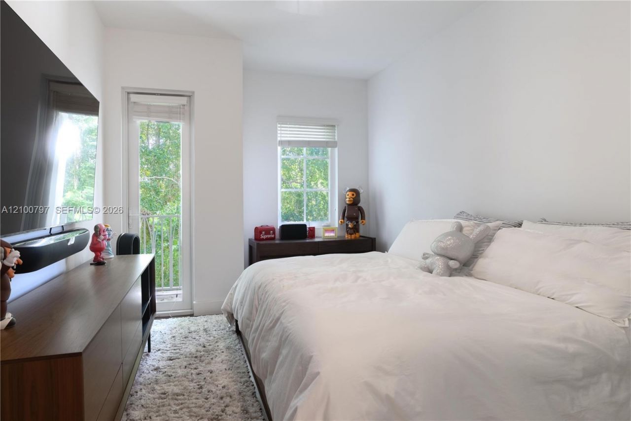 645 Santander Ave , Unit 2, Coral Gables, FL 33134 Photo
