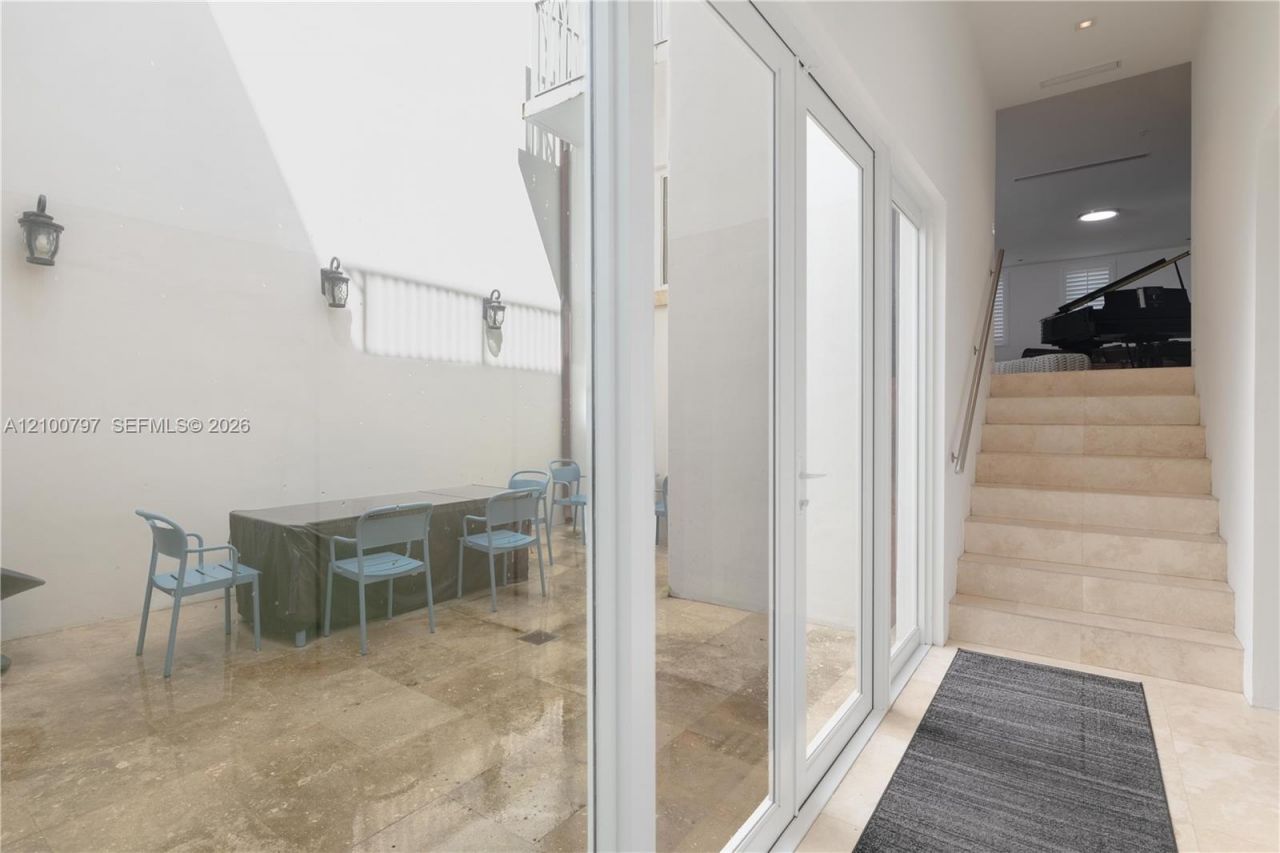 645 Santander Ave , Unit 2, Coral Gables, FL 33134 Photo