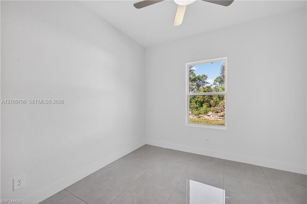 392 S Charwood Ave , Lehigh Acres, FL 33971 Photo