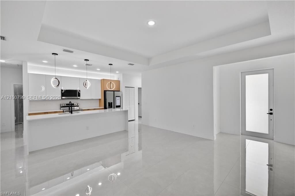 392 S Charwood Ave , Lehigh Acres, FL 33971 Photo