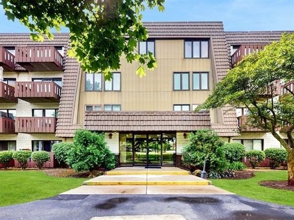 12900 W Heiden Circle , Unit 4301, Lake Bluff, IL 60044
