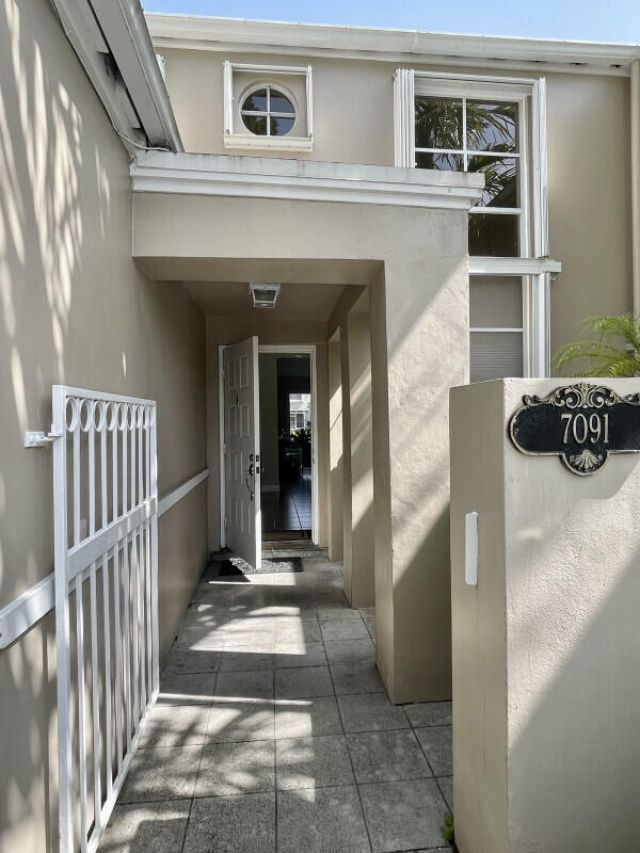 7091 SW 55th Terrace W, Miami, FL 33155 Photo