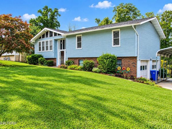 314 S Apache Rd, Clinton, TN 37716