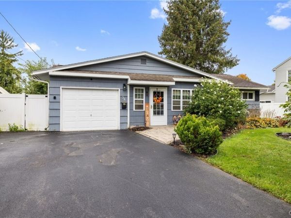 34 Bayberry Circle , Liverpool, NY 13090