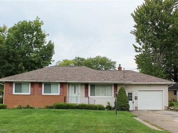 1660 Sequoya Drive, Youngstown, OH 44514