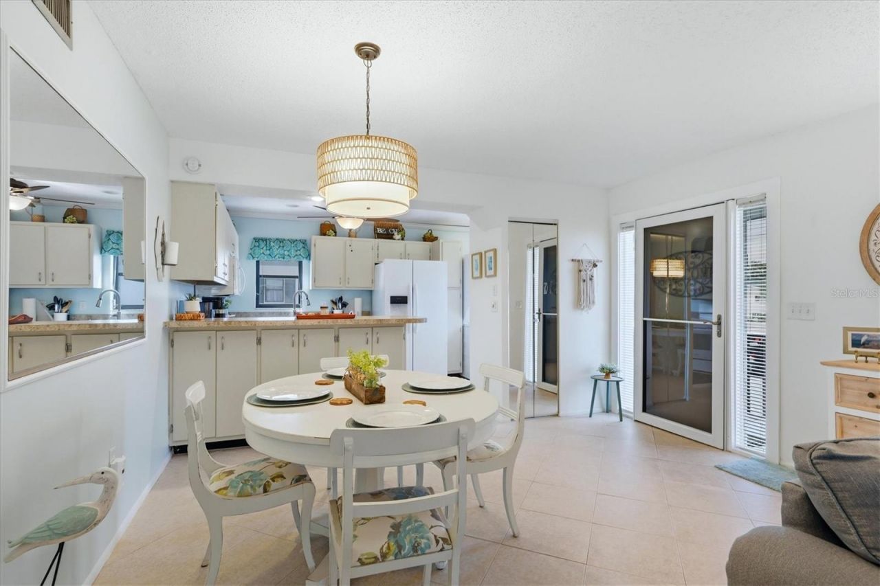 5400 34th Street W, Unit 2J, Bradenton, FL 34210 Photo
