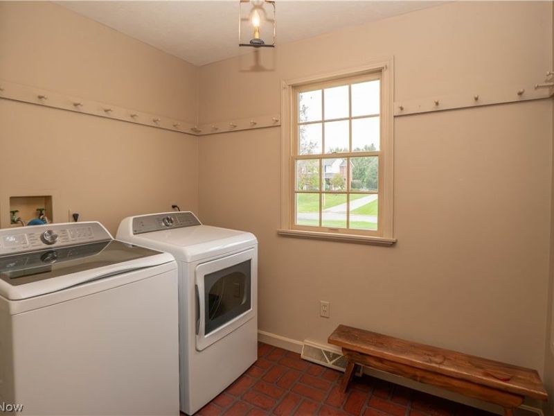 8019 Blendwood Avenue NE, Canton, OH 44721 Photo 18