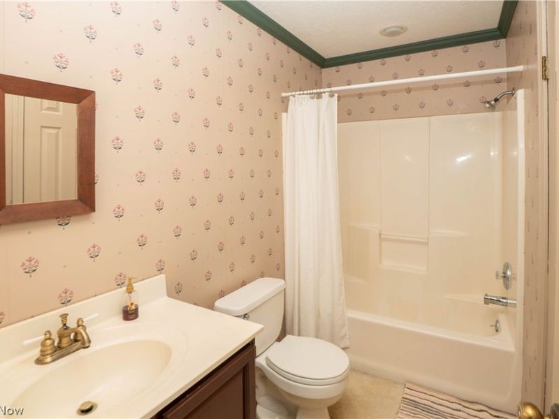 8019 Blendwood Avenue NE, Canton, OH 44721 Photo 34