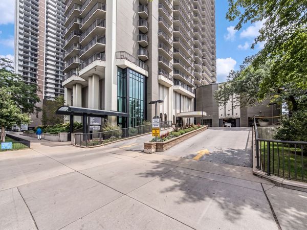 6007 N Sheridan Road, Unit 25D, Chicago, IL 60660