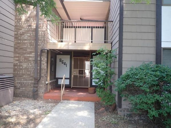 8641 N Servite Dr, Unit 208, Milwaukee, WI 53223