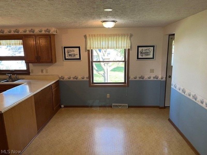 768 Tamwood Drive, Canal Fulton, OH 44614 Photo 4