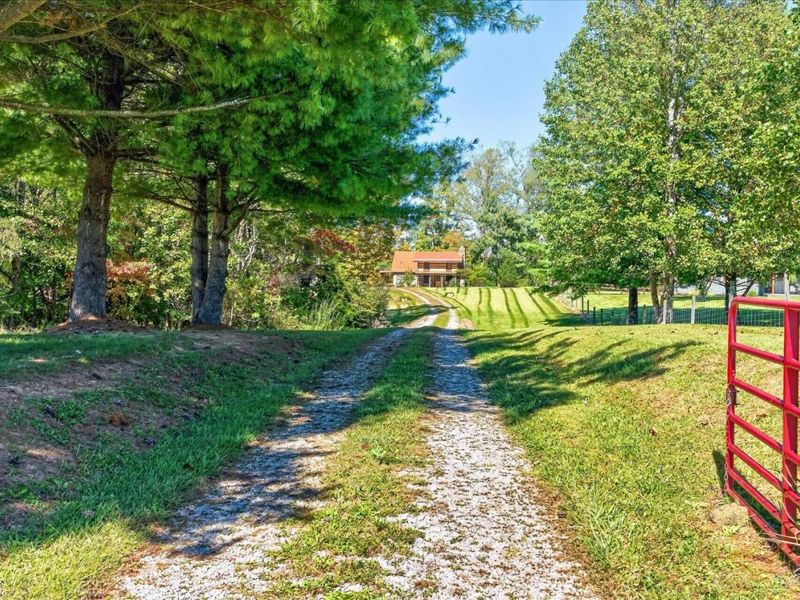8125 W Prospect Road, Hillsboro, OH 45133 Photo 3