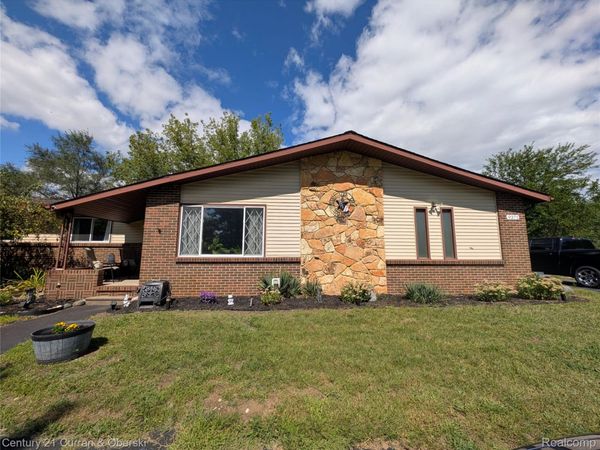 9371 Bennett Lake Road , Tyrone Township, Mi 48430