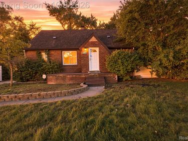 23095 Hill Avenue, Warren, Mi 48091