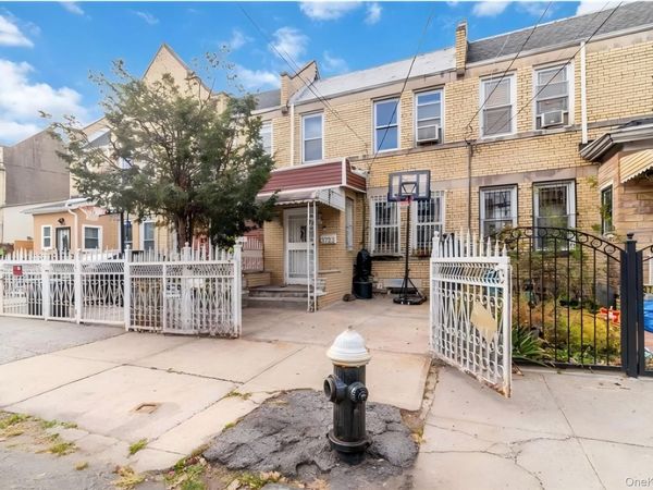 3723 Rombouts Avenue , Bronx, NY 10466