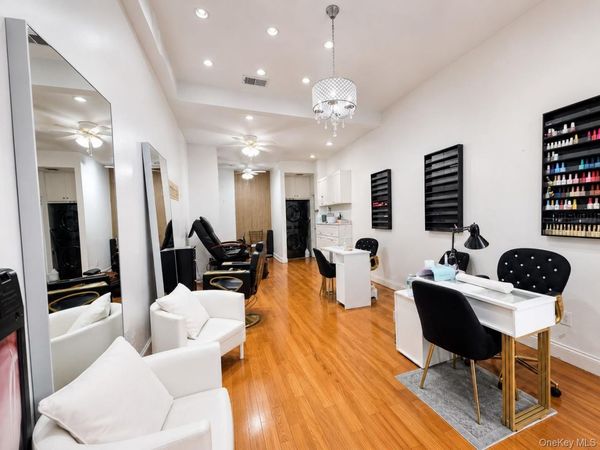 19 Nagle Avenue , New York (Manhattan), NY 10040