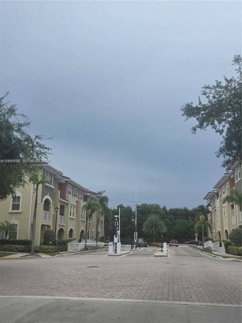 10885 NW 89th Ter , Unit 202, Doral, FL 33178 Photo