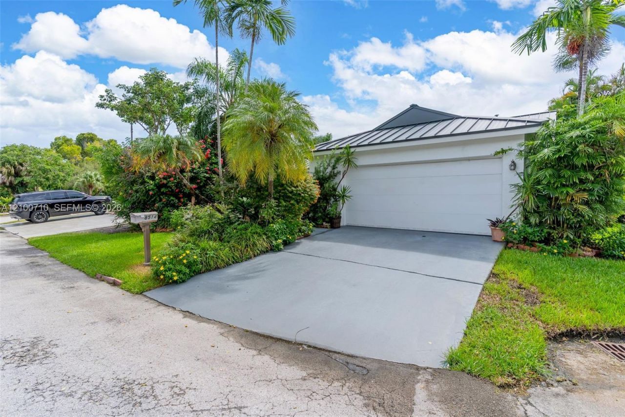 8514 SW 209th Ln, Cutler Bay, FL 33189 Photo