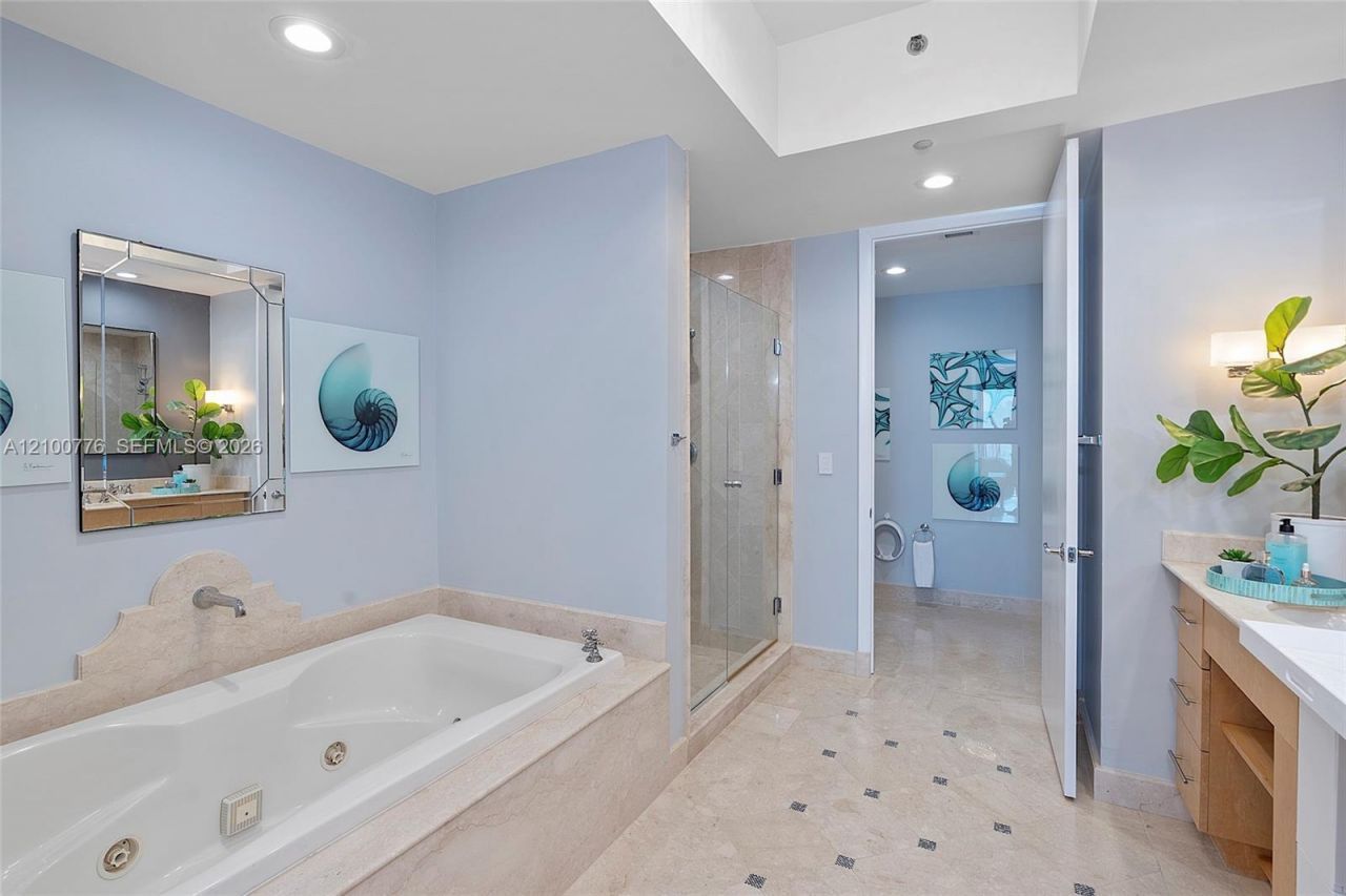 100 S Pointe Dr , Unit 506, Miami Beach, FL 33139 Photo