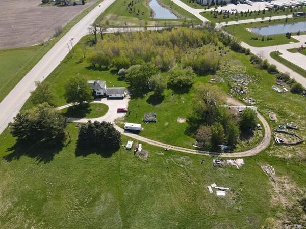 12901 Burlington Rd, Paris, WI 53144
