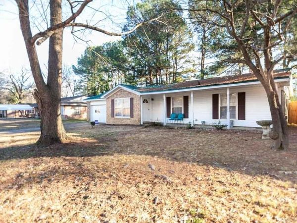 1705 Colonial Rd, Jonesboro, AR 72401