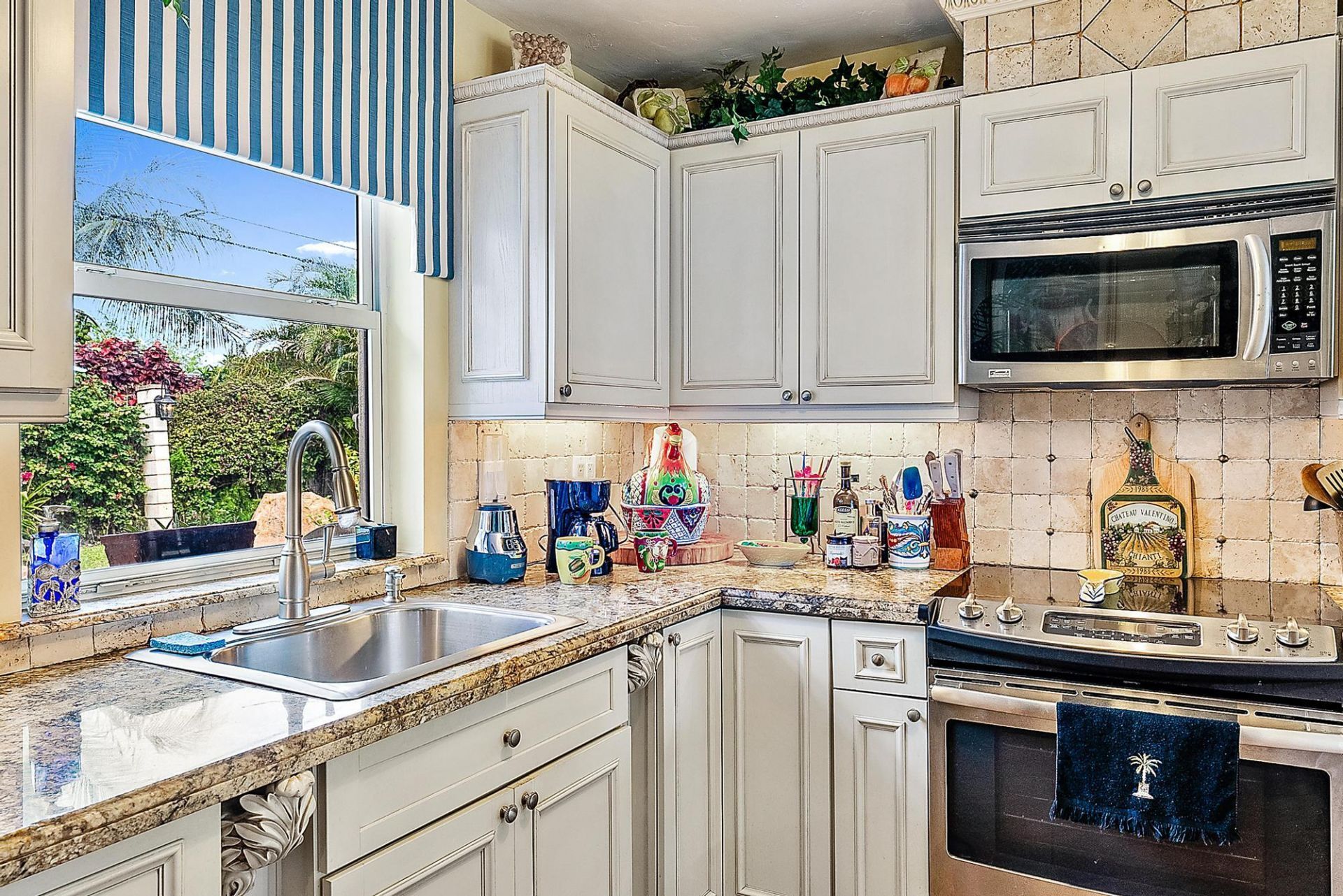 245 Arlington Road, West Palm Beach, FL 33405 Photo
