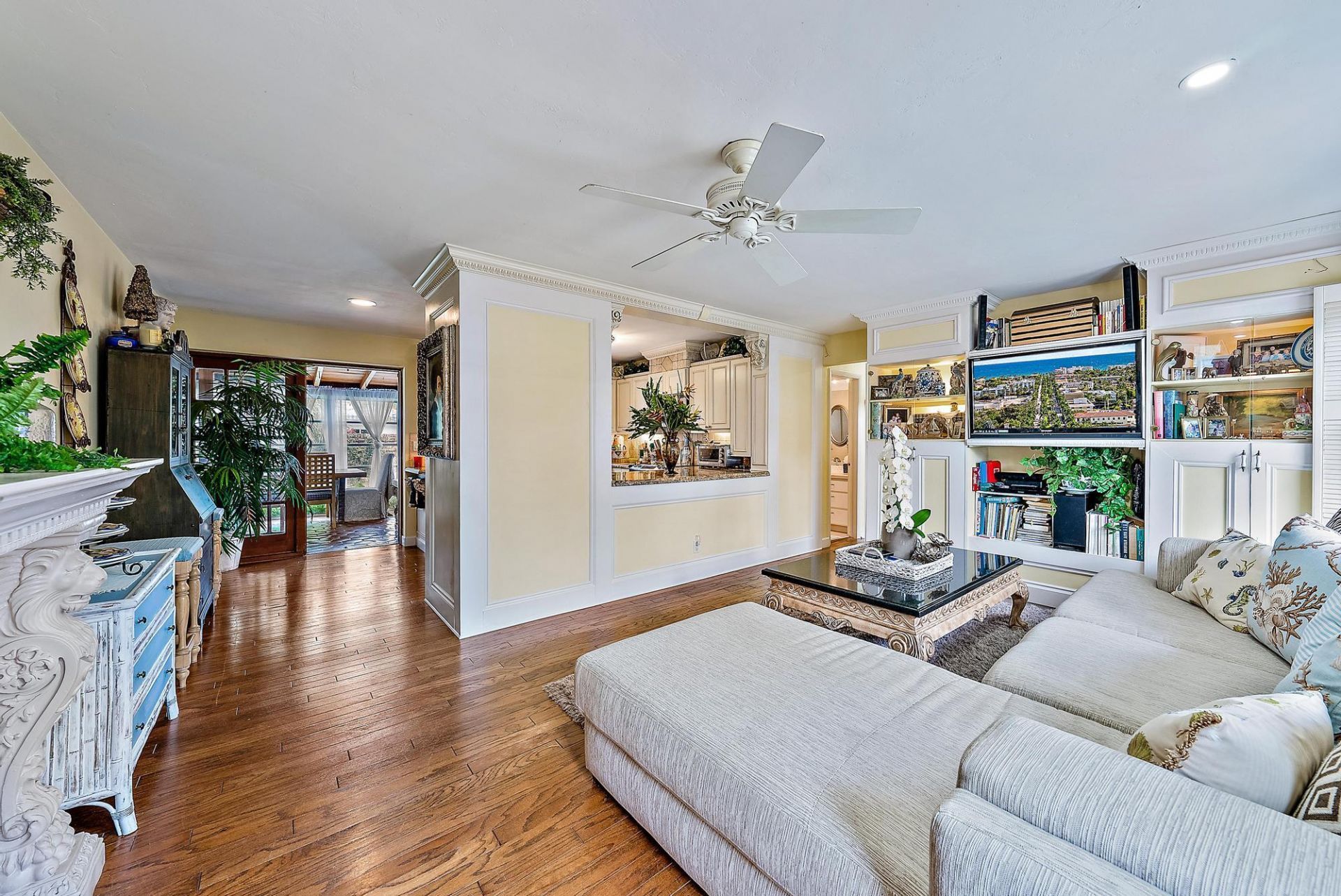 245 Arlington Road, West Palm Beach, FL 33405 Photo