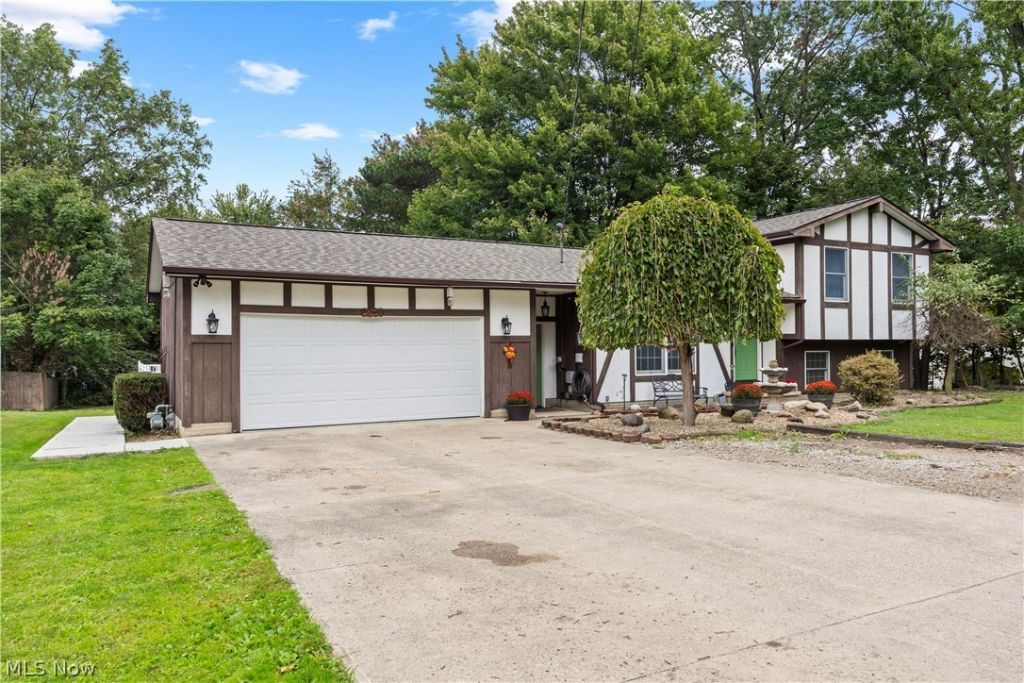 749 Glantz Drive, Lorain, OH 44055