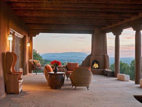 1054 Sierra Del Norte, Santa Fe, NM 87501