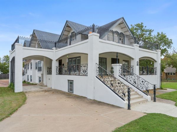 1220 S Cherokee Avenue , Bartlesville, OK 74003