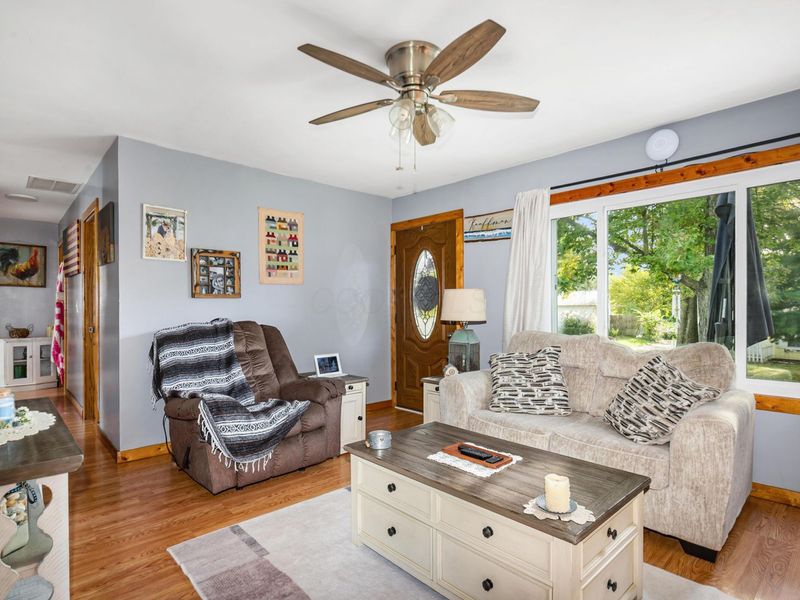 186 Sunset Drive S, Johnstown, OH 43031 Photo 2