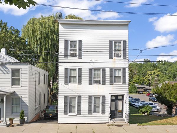823 Warren Street, Hudson, NY 12534