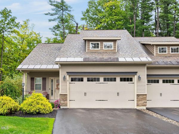 3 Canterbury Lane, Delmar, NY 12054