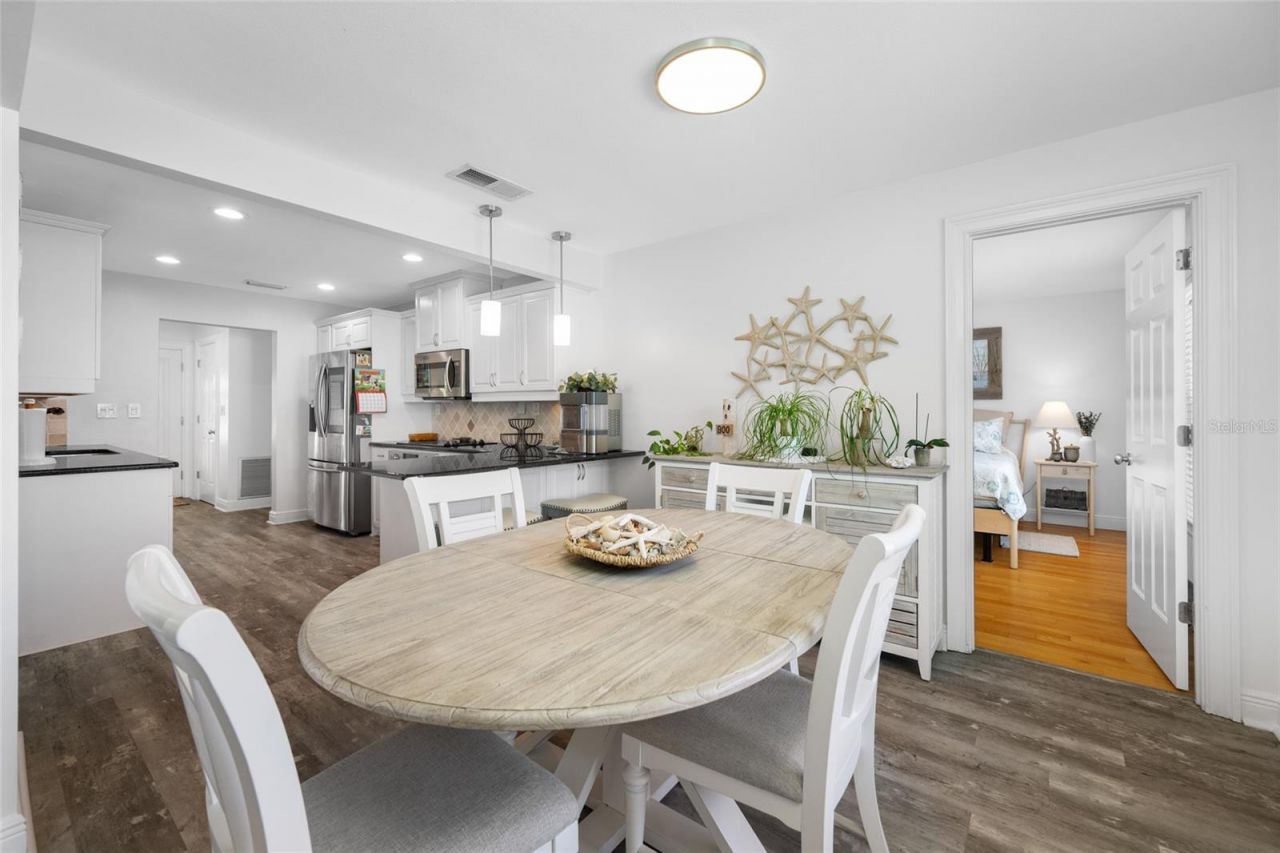 14921 Sovereign Drive , Largo, FL 33774 Photo