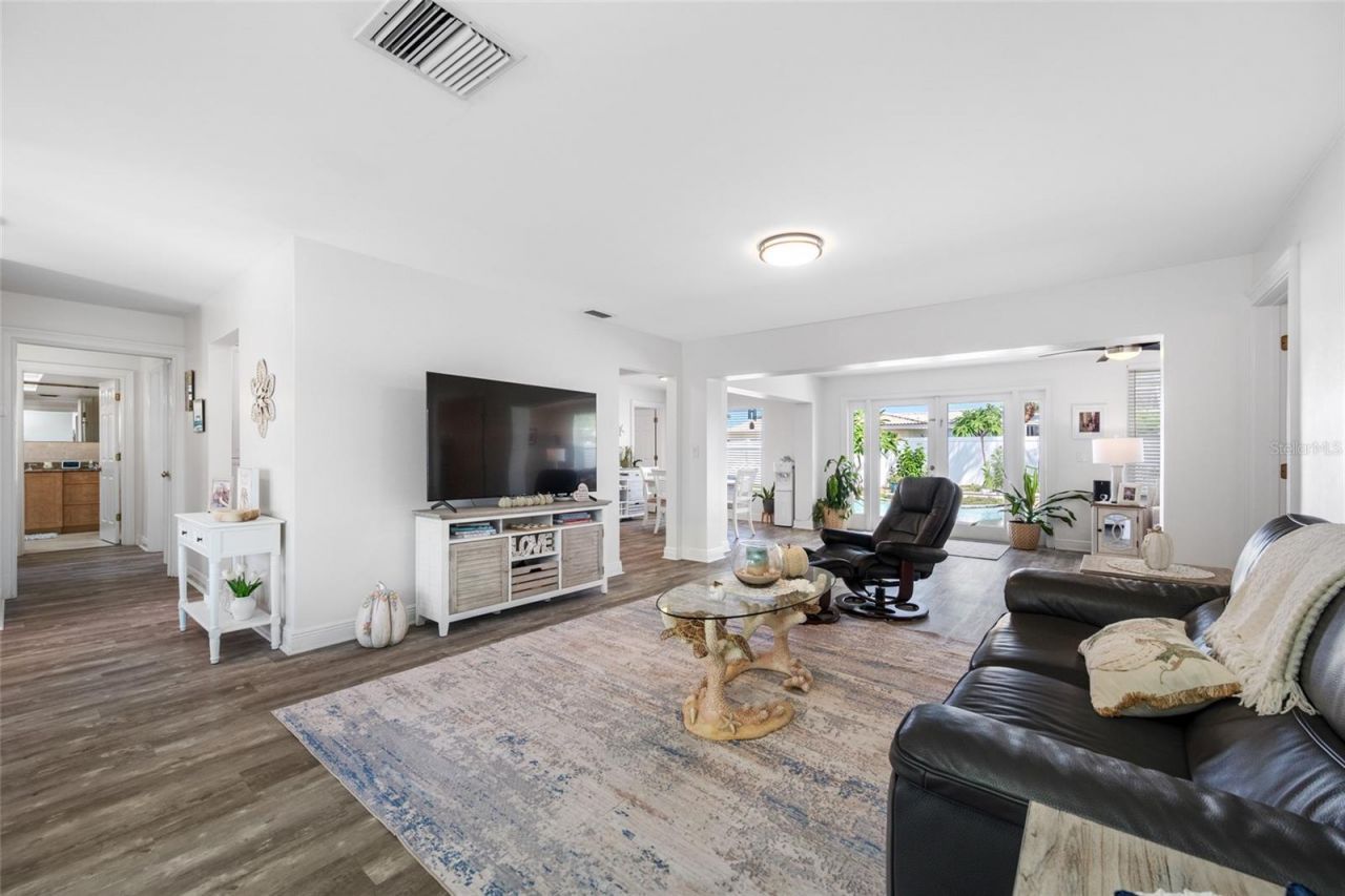 14921 Sovereign Drive , Largo, FL 33774 Photo