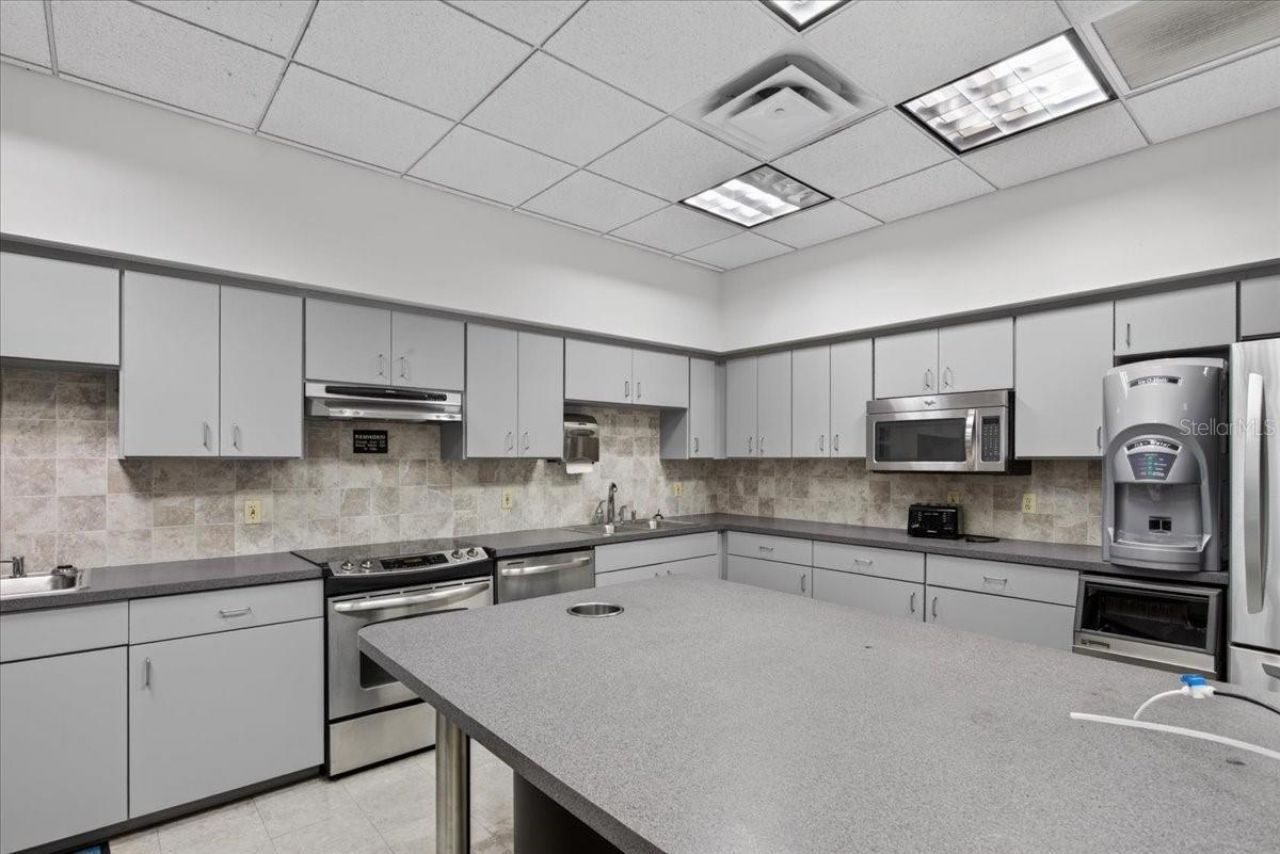 7201 NW 11th Place , Gainesville, FL 32605 Photo