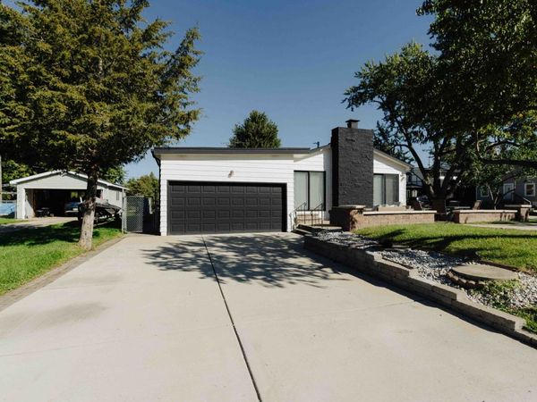 27044 W Sunset Avenue , Antioch, IL 60002