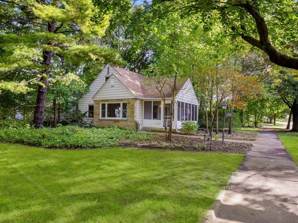 244 S Elmwood Drive , Aurora, IL 60506